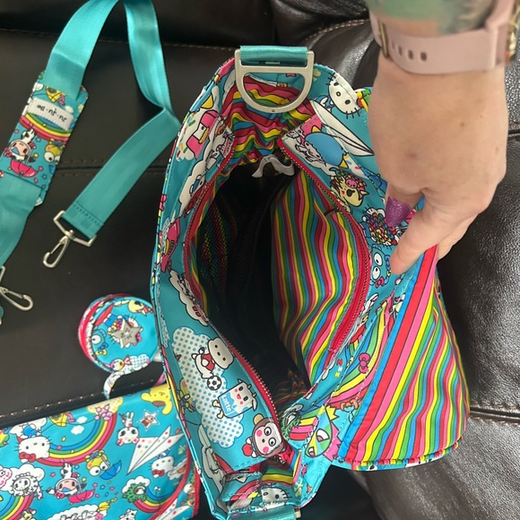 Tokidoki x Hello Kitty Colorful Backpack Set - Picture 4 of 4